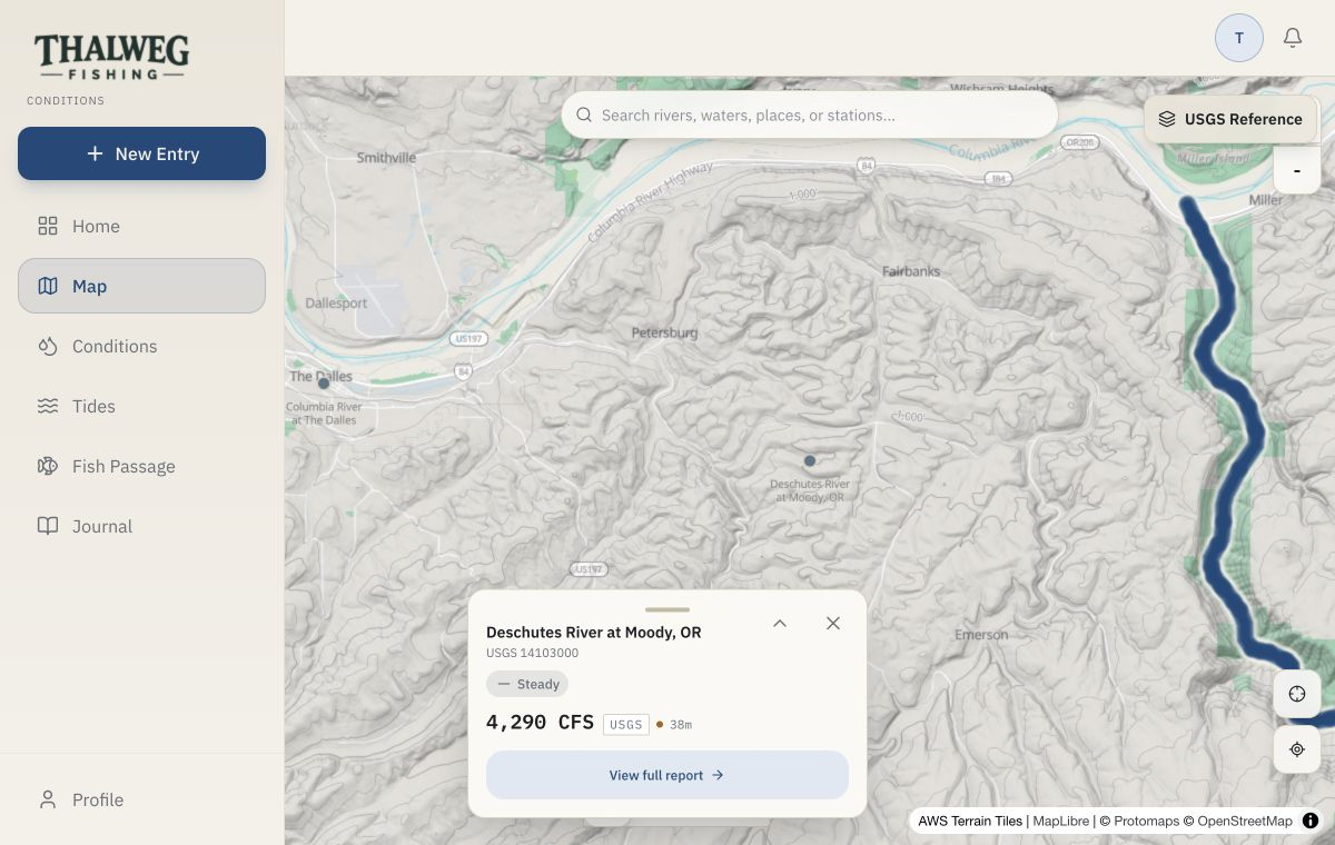Web app map with the Deschutes River gauge, flow reading, and terrain.